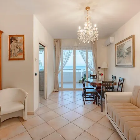 Rosato 14-balcone Sul Mare * Bari
