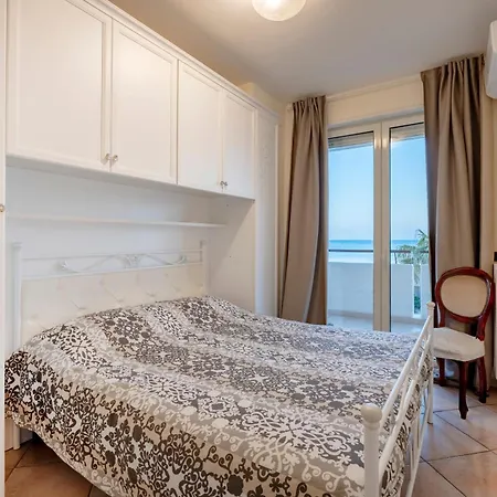 Rosato 14-balcone Sul Mare * Bari