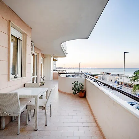 Rosato 14-balcone Sul Mare * باري